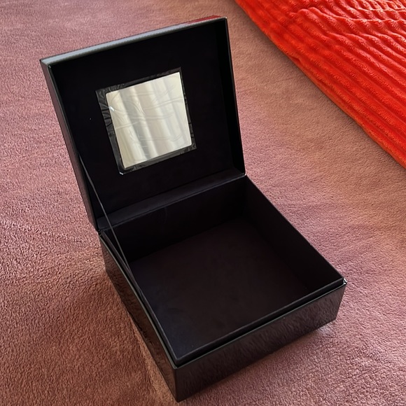 Jimmy Choo Box - Picture 2 of 2